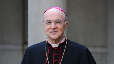 Photo of Hrdinský arcibiskup Viganò: Za všetkým sú miliardárske záujmy. Musíme sa vrátiť k Bohu
